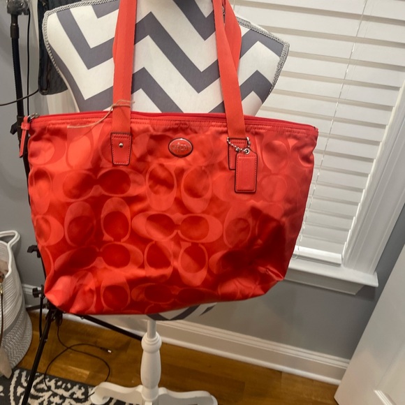 Coach bag orange, medium size great condition - Picture 4 of 15